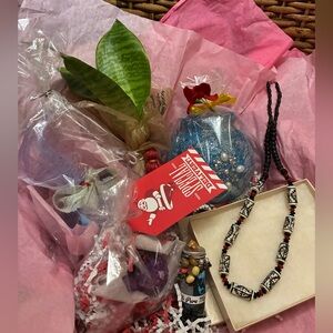 NWT - 6 Piece Self Care Gift Set!